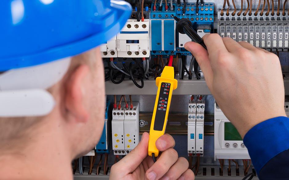 taux horaire électricien Menucourt